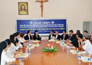 Trường Hòa Bình Xuân Lộc ký kết MOU với trường Catholic Sangji College (Hàn Quốc) Sangji and Hoabinh1 102