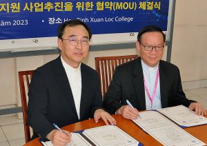 Trường Hòa Bình Xuân Lộc ký kết MOU với trường Catholic Sangji College (Hàn Quốc) Sangji and Hoabinh1 47a