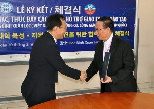 Trường Hòa Bình Xuân Lộc ký kết MOU với trường Catholic Sangji College (Hàn Quốc) Sangji and Hoabinh1 56
