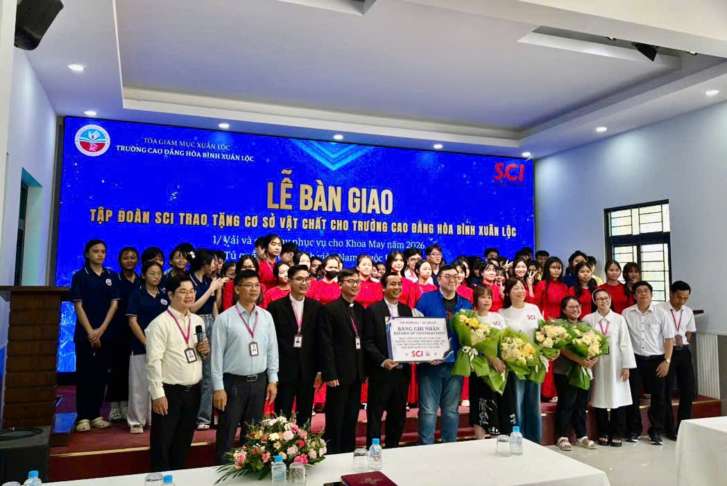 TẬP ĐOÀN SCI TÀI TRỢ THIẾT BỊ CHO NHÀ TRƯỜNG